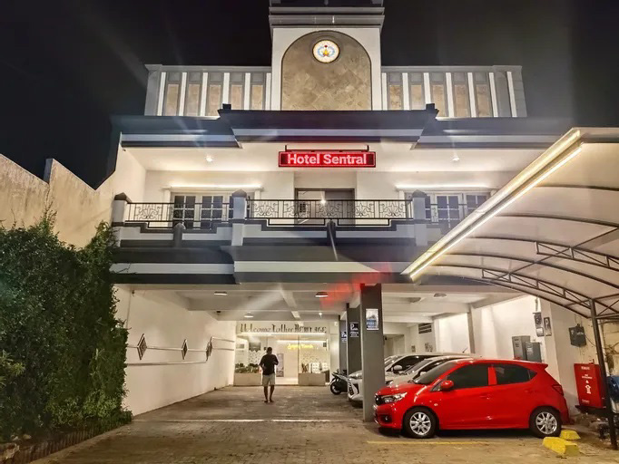 HOTEL SENTRAL