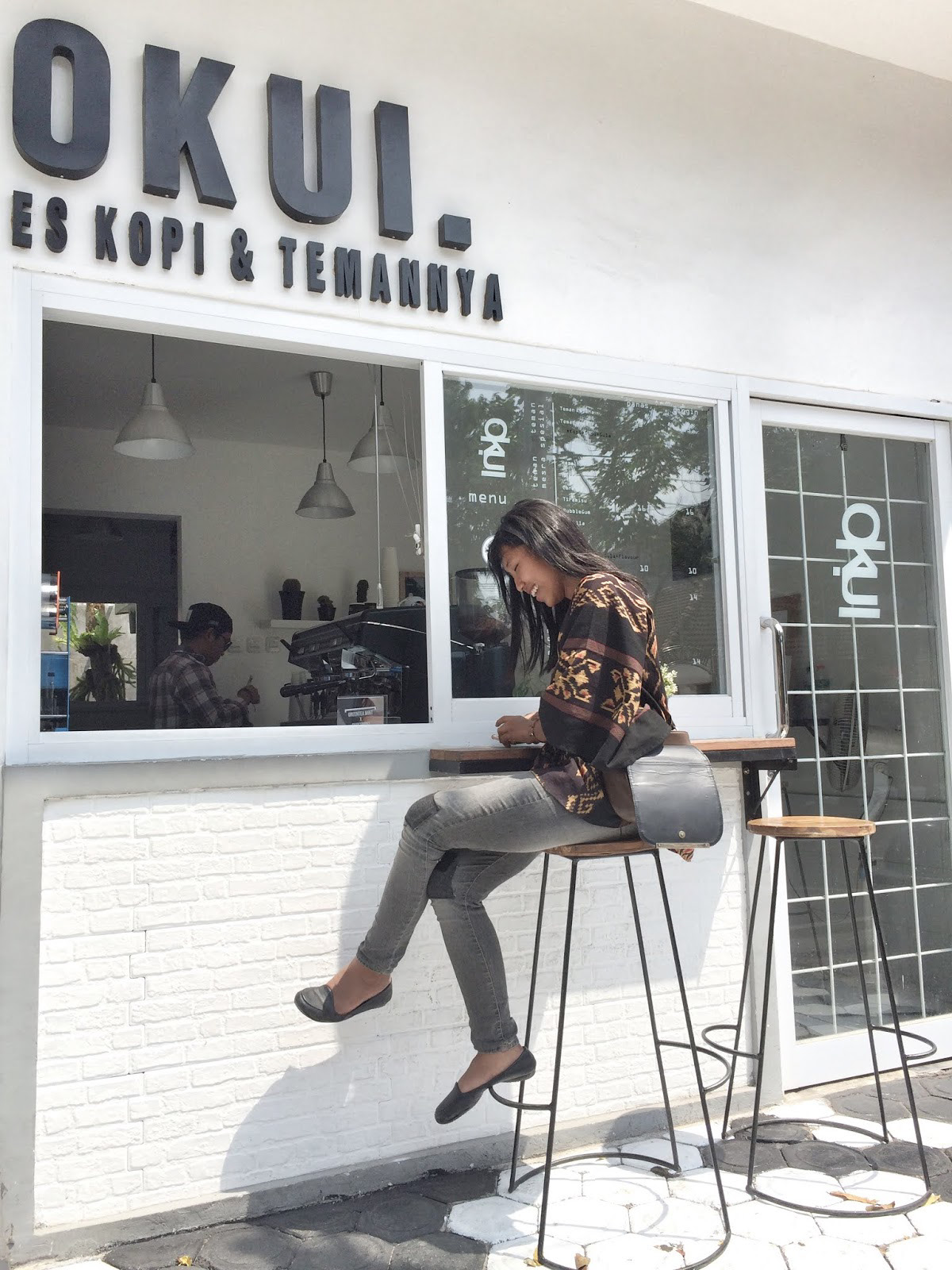 OKUI ES KOPI DAN TEMANNYA