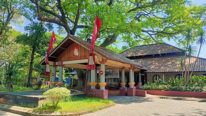 TIRTOYOSO PARK